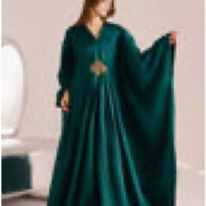 Long Sleeve Emerald Green kaftan with Gold Waist Accent